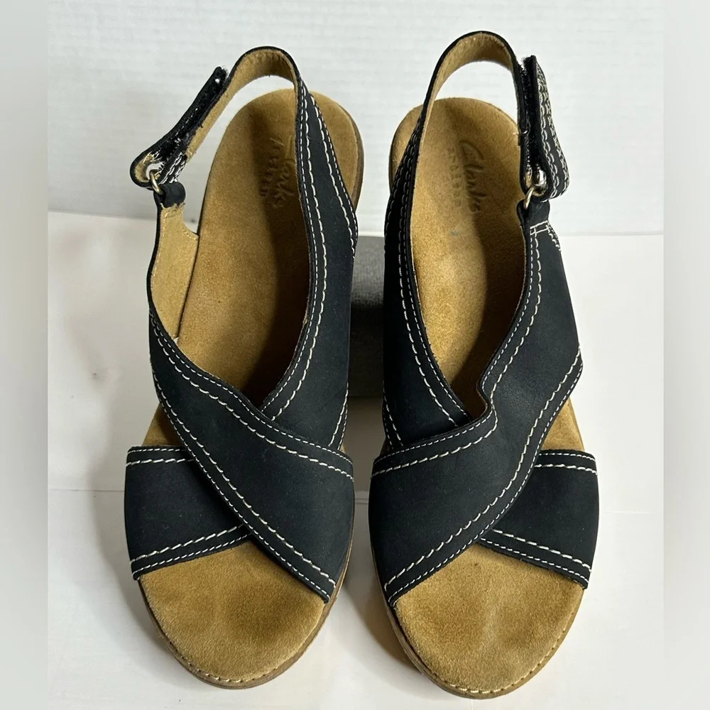 EUC CLARKS Aisley Tulip Wedge Sandal in Black  7.5 - Picture 2 of 8